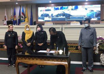 Wagub Chusnunia Mengikuti Paripurna Persetujuan Bersama Antara Pemerintah Daerah dan DPRD Lampung Terhadap RAPBD dan Belanja Daerah Provinsi Lampung 2023