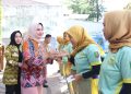 Riana Sari Arinal Melepas Kontingen Perwakilan Perwosi Lampung Mengikuti Lomba Senam Kreatif Tingkat Nasional