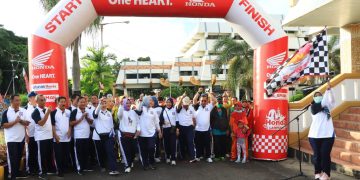 Wagub Lampung Chusnunia Chalim Lepas Peserta Jalan Sehat Dalam Rangka HUT Korpri ke-51